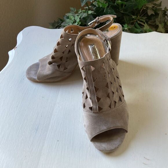 Halogen Sling Back Lazer Cut Suede Zoey Leather Open Toe Sandals Sz 7.5M - Picture 1 of 13